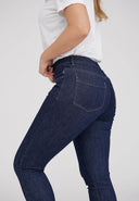 100726 Laura Slim Leg